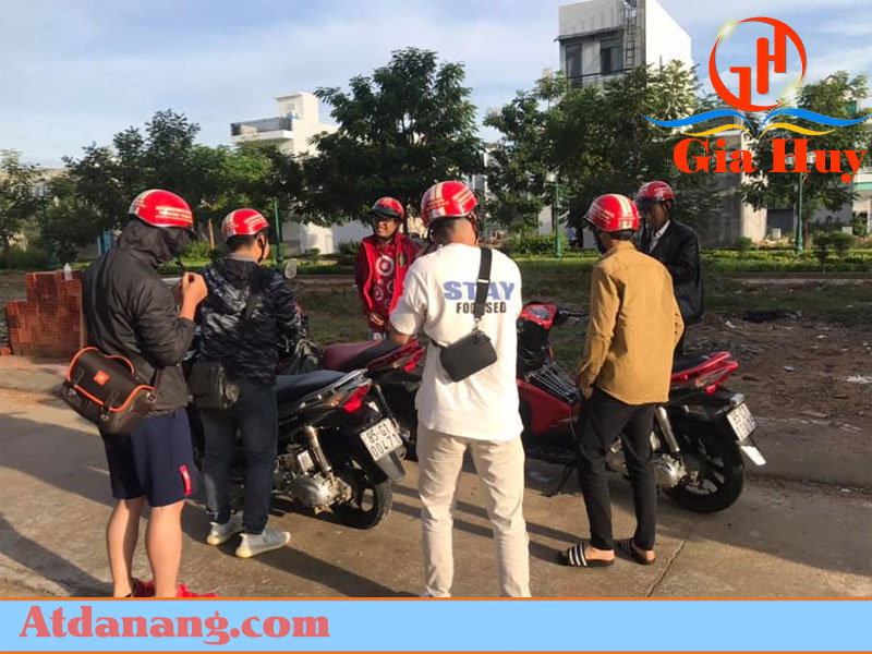 Thuê xe máy uy tín - Viet Tri Motorbike Địa chỉ : Trần Nguyên Hãn, Phường Thanh Miếu, Tp Việt Trì, Phú Thọ Điện thoại : 0985 032 266